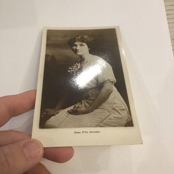 Bess Fife Brooks Vintage Portrait Photo Postcard Antique Approx 1920’s - Picture 3 of 5